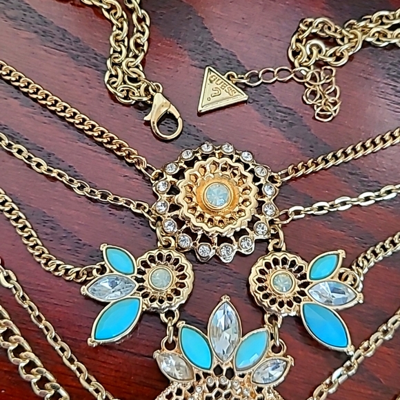 Authentic Guess jewelry set - Picture 3 of 4